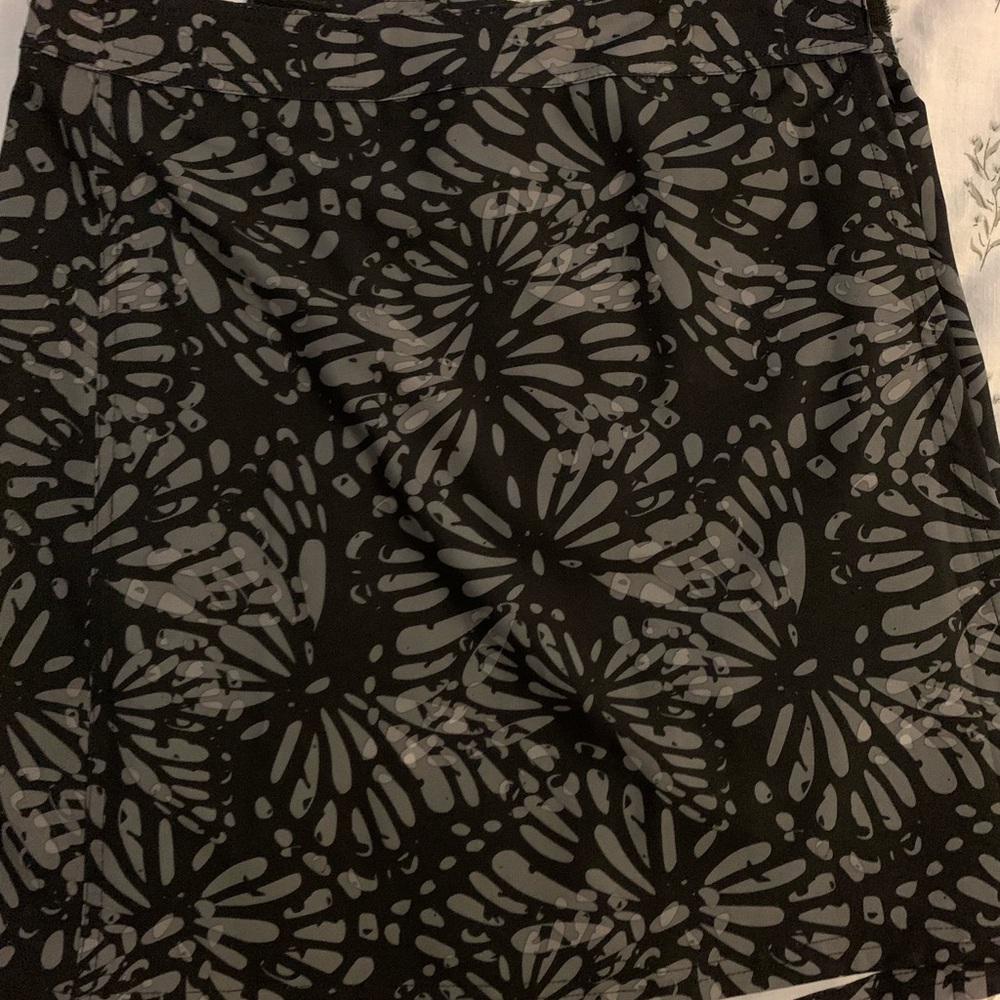 Rip Skirt Hawaii length 2, size small black and grey coverup
